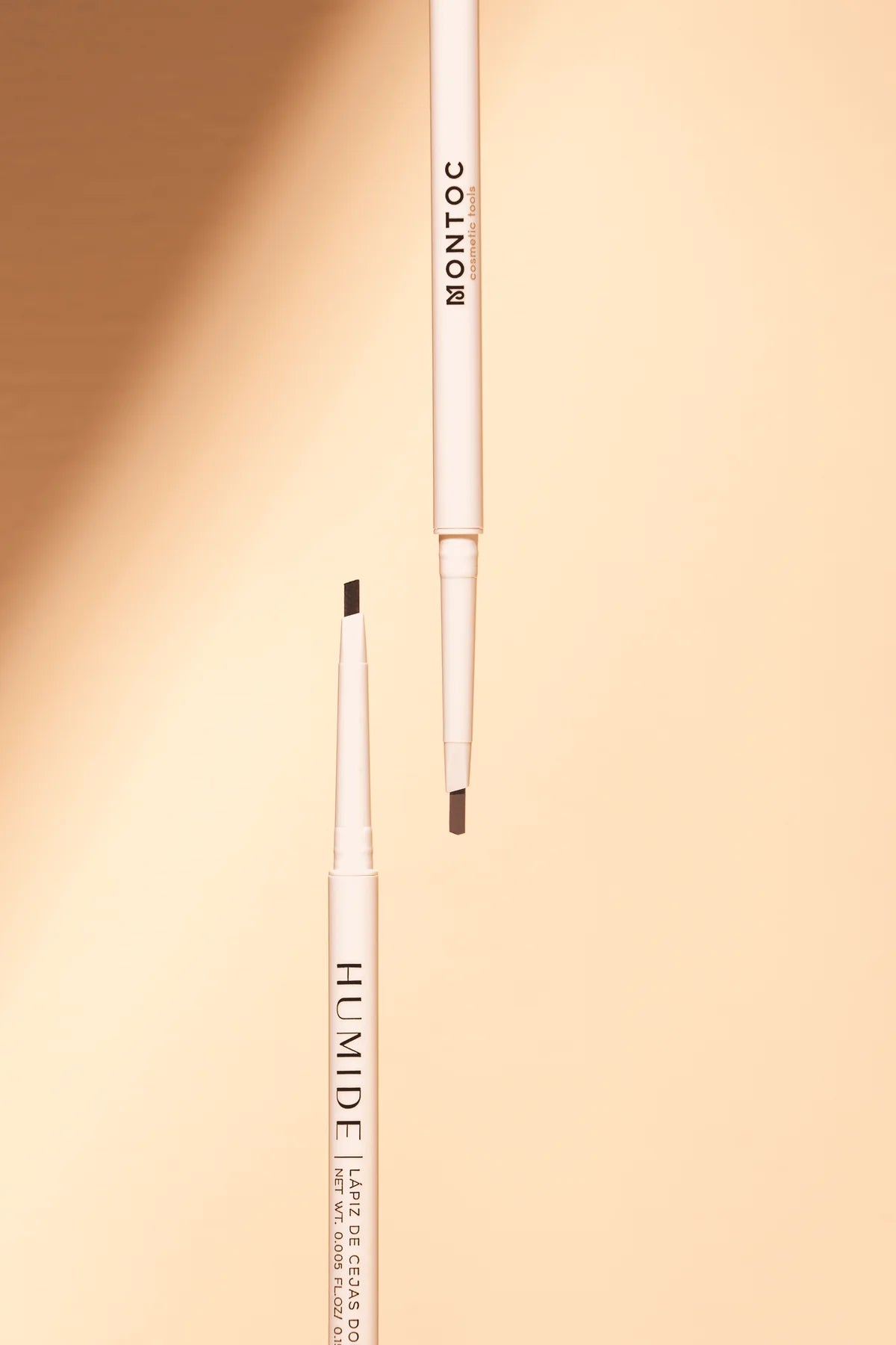 Lápiz de cejas humide montoc