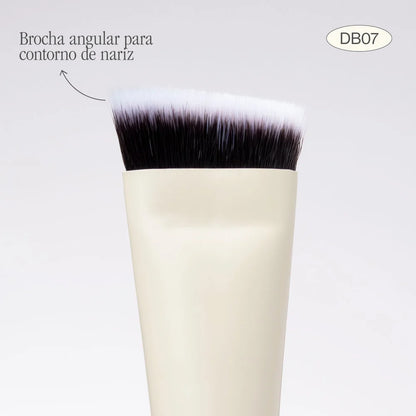 Brocha dúo Glam 7 corrector y contorno de nariz