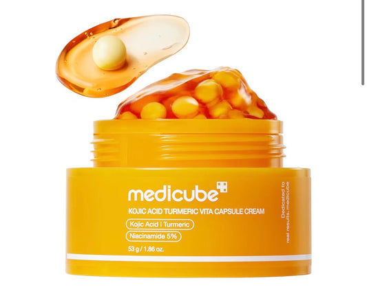 Crema medicube de cápsulas de ácido kojico, turmerico y niacinamida