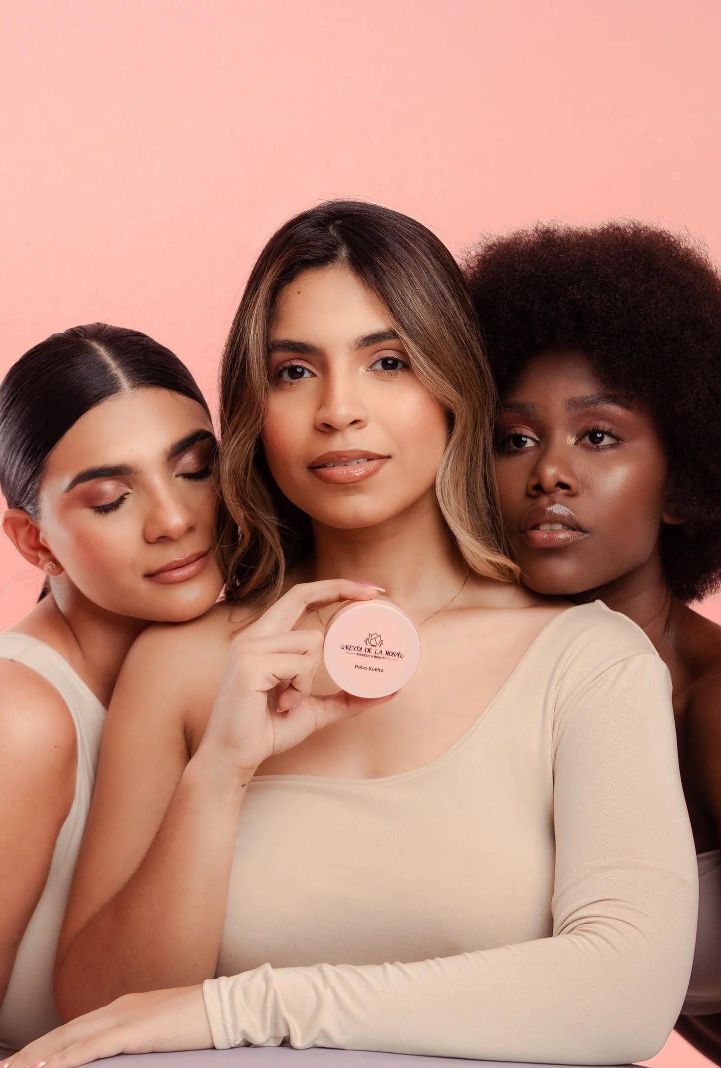 Polvo suelto Keydi de la Rosa traslúcido y banana